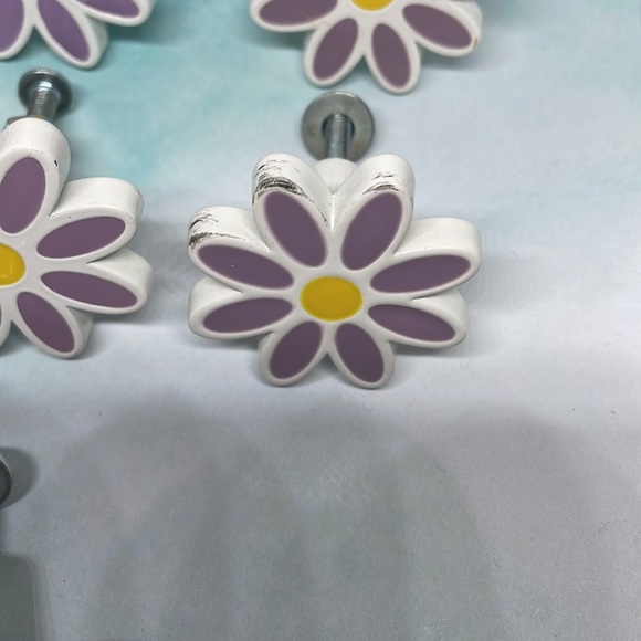 Set of 10 Daisy Lavender Flower Drawer Knobs - Picture 8 of 9